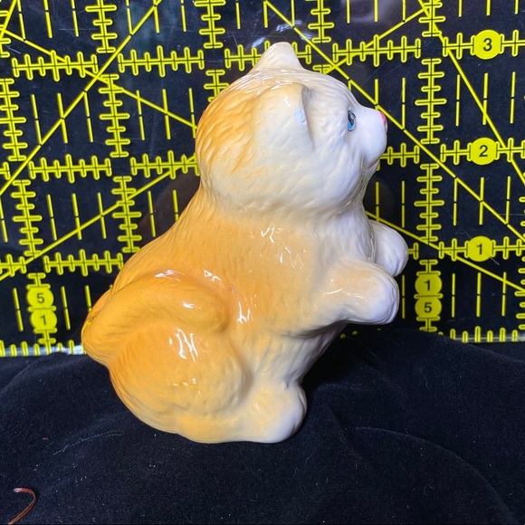 GUC Vintage Kitten Ceramic Salt and Pepper Shakers - Picture 8 of 10